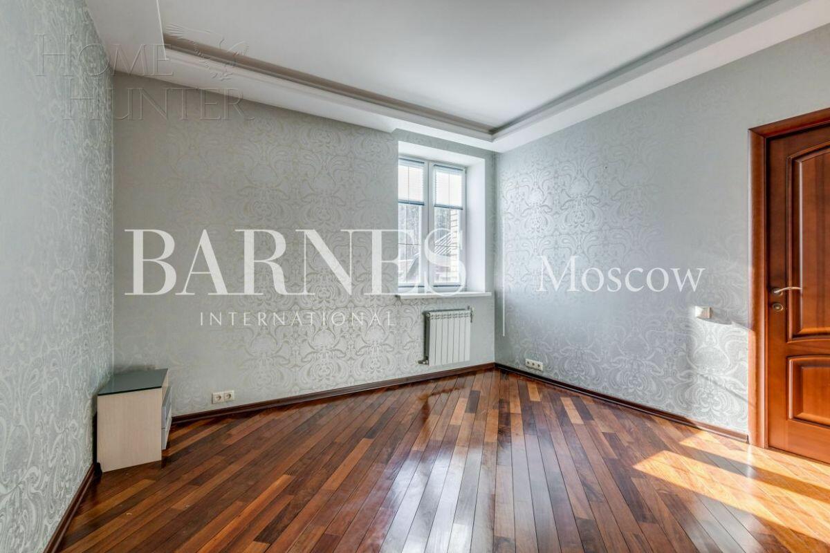 2-этажный коттедж 600 м² с отделкой