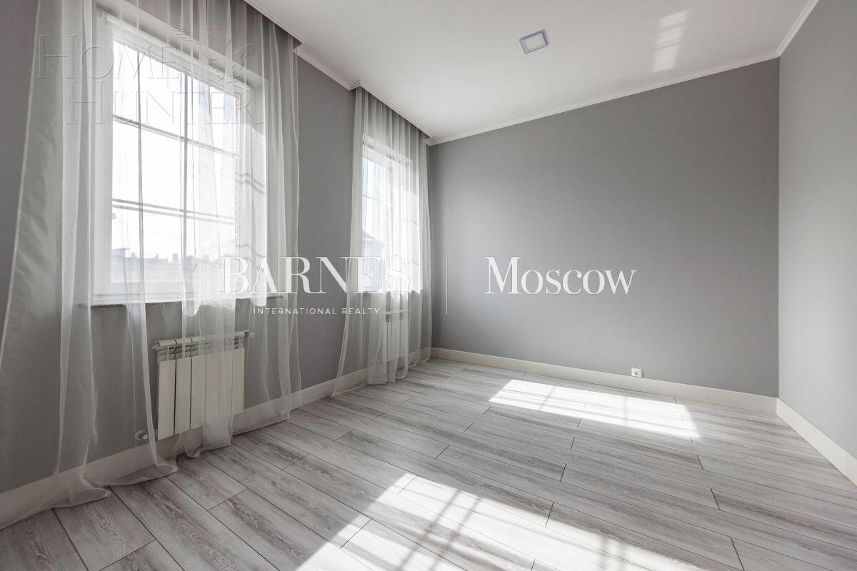 2-этажный коттедж 304 м² с отделкой