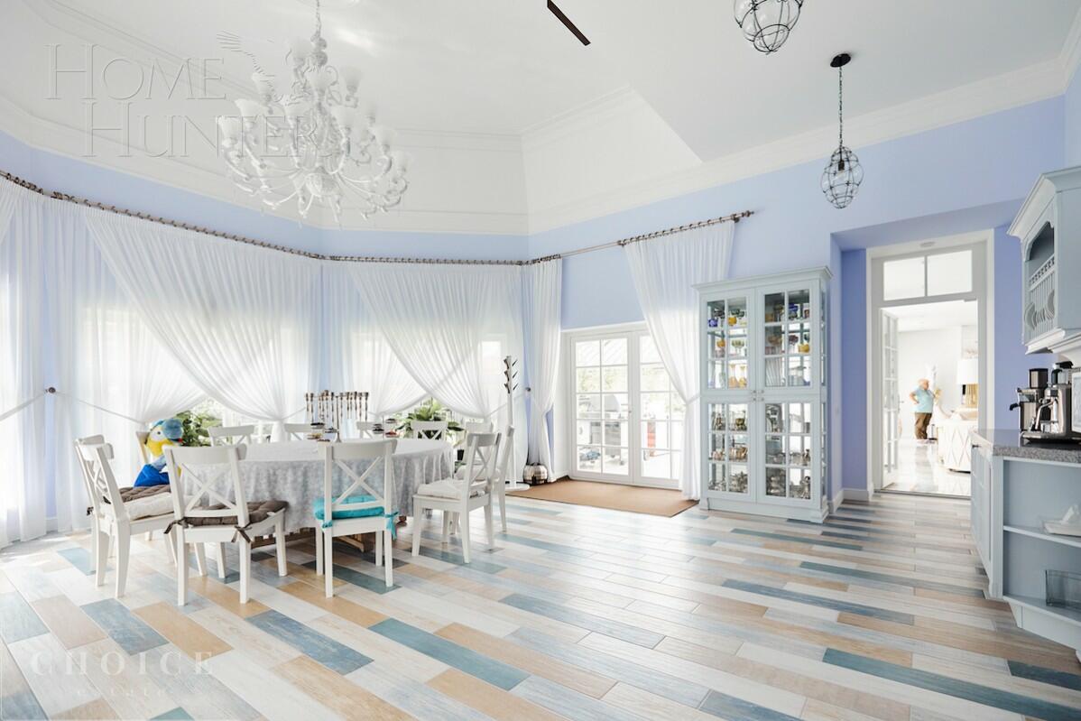 3-этажный коттедж 550 м² с отделкой