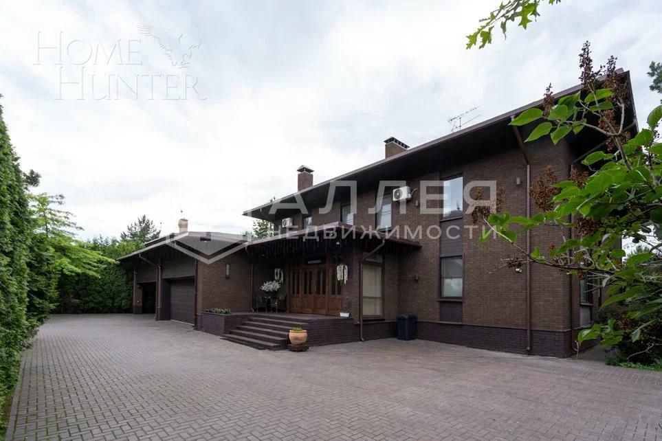 3-этажный коттедж 1 000 м² с отделкой