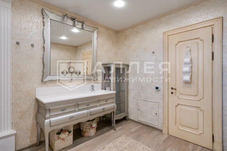 3-этажный коттедж 1 000 м² с отделкой