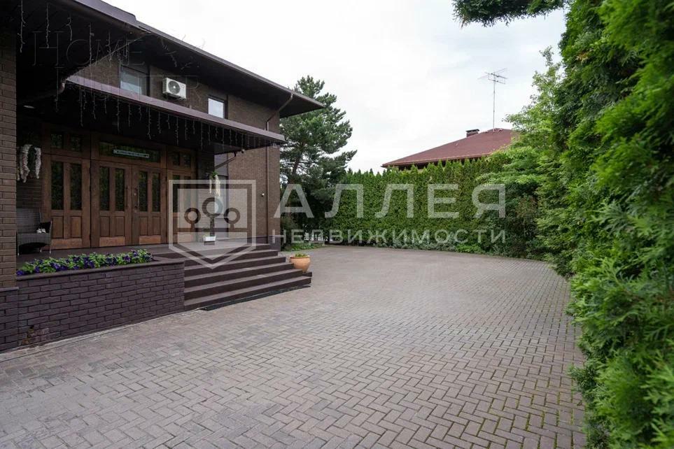 3-этажный коттедж 1 000 м² с отделкой