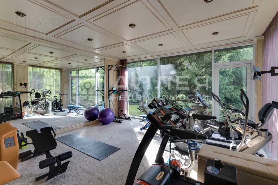 3-этажный коттедж 1 000 м² с отделкой