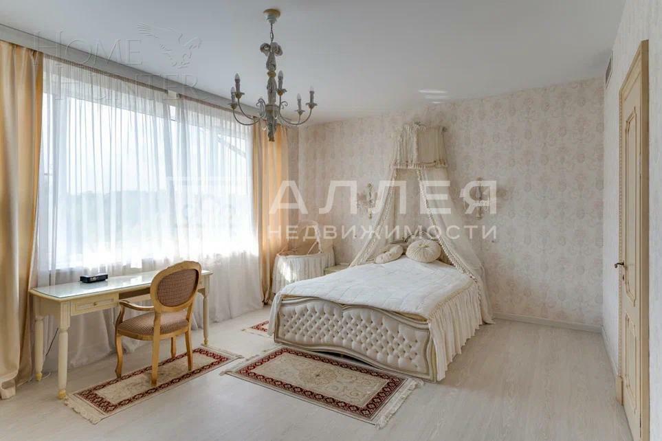 3-этажный коттедж 1 000 м² с отделкой