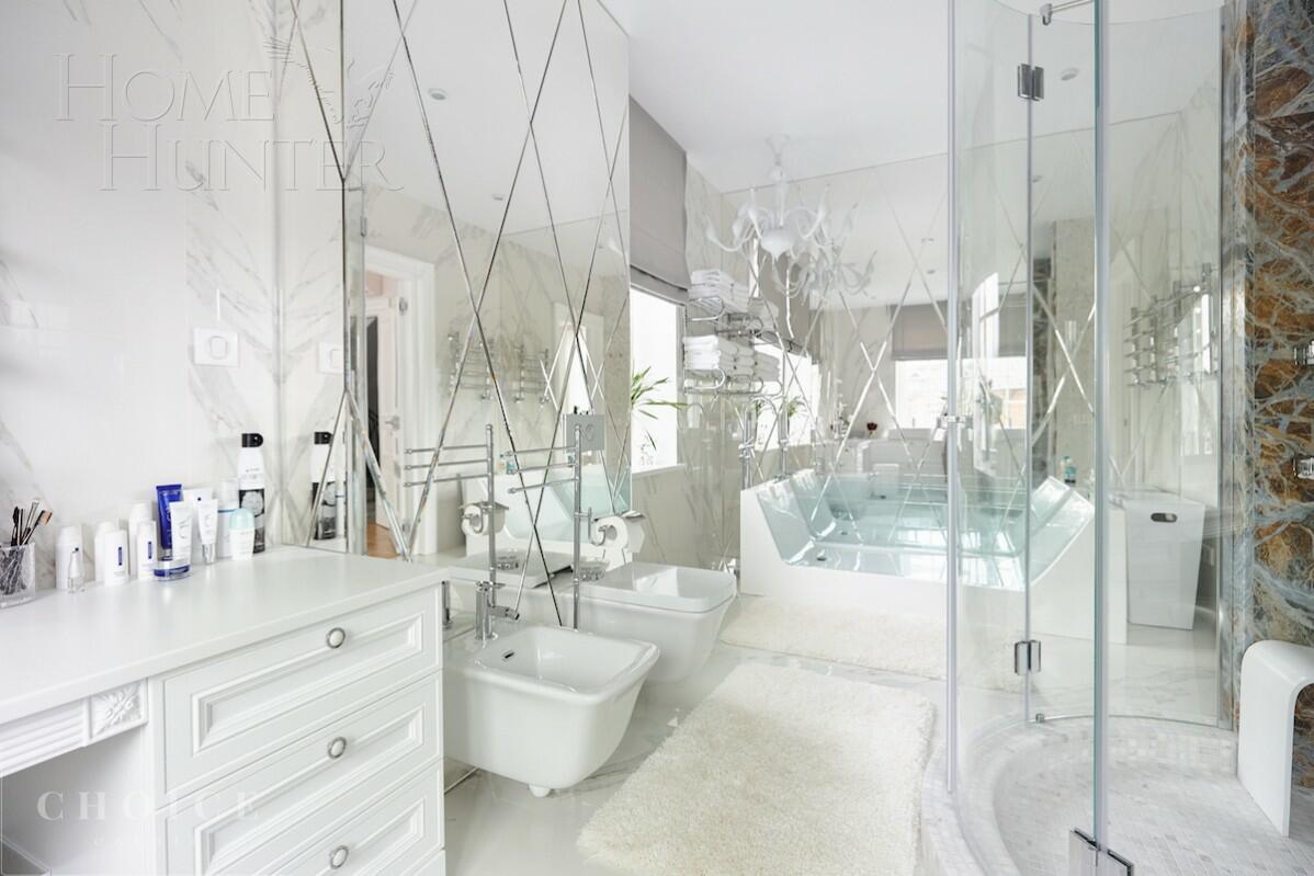 3-этажный коттедж 550 м² с отделкой