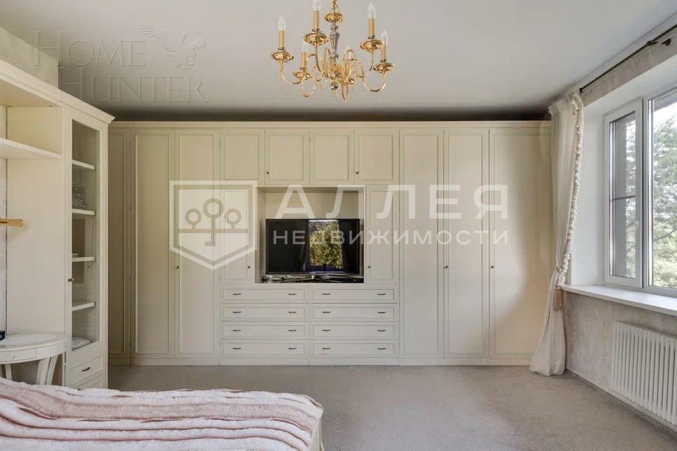 3-этажный коттедж 1 000 м² с отделкой