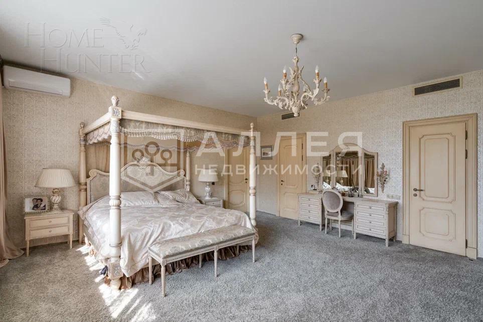 3-этажный коттедж 1 000 м² с отделкой