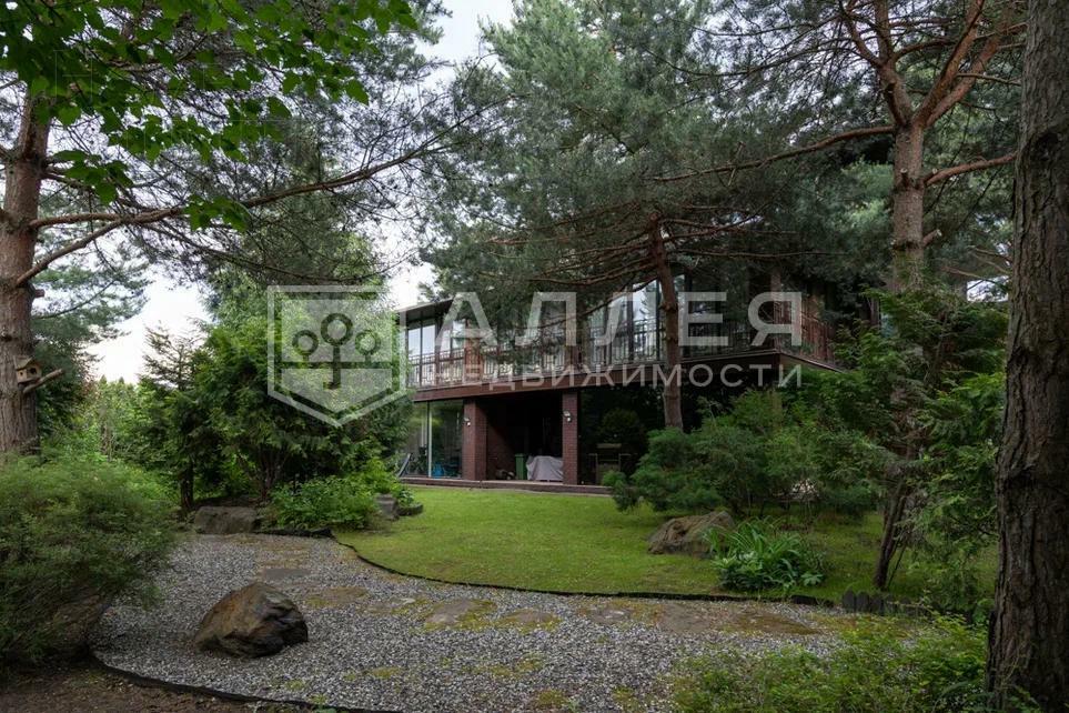 3-этажный коттедж 1 000 м² с отделкой