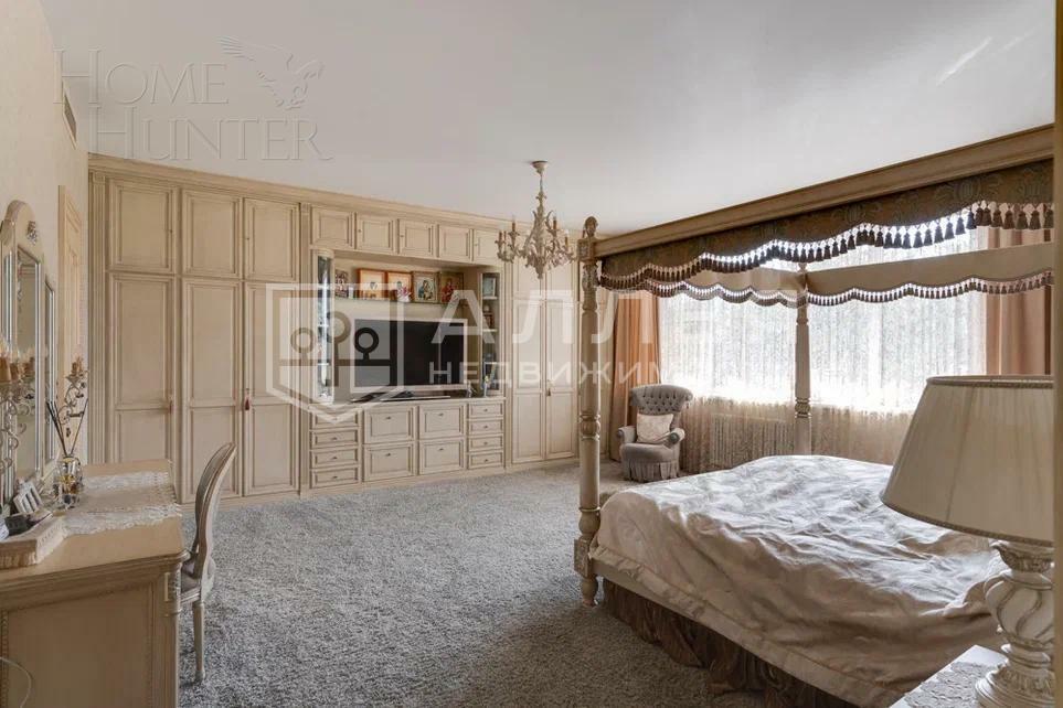 3-этажный коттедж 1 000 м² с отделкой