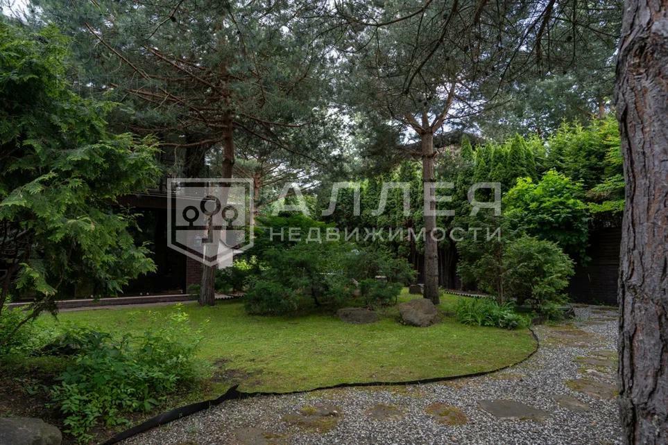 3-этажный коттедж 1 000 м² с отделкой