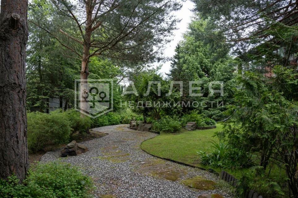 3-этажный коттедж 1 000 м² с отделкой