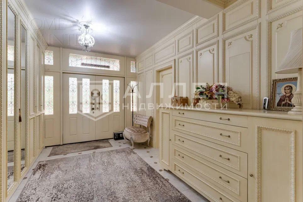 3-этажный коттедж 1 000 м² с отделкой