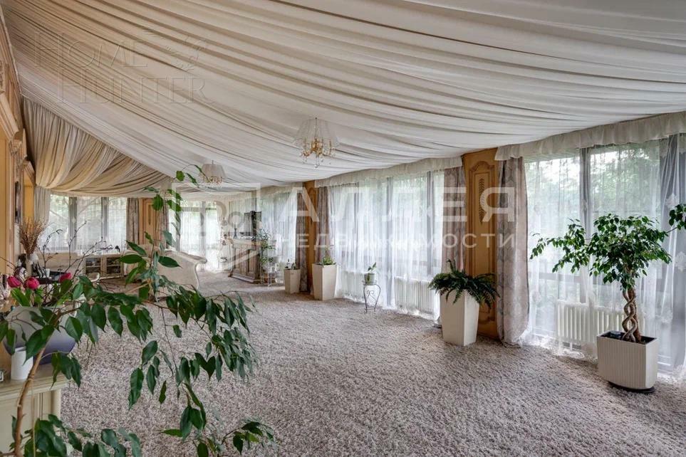 3-этажный коттедж 1 000 м² с отделкой