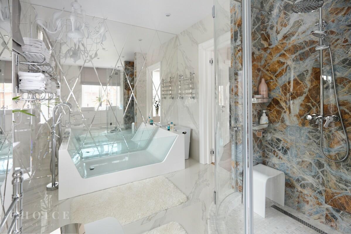 3-этажный коттедж 550 м² с отделкой