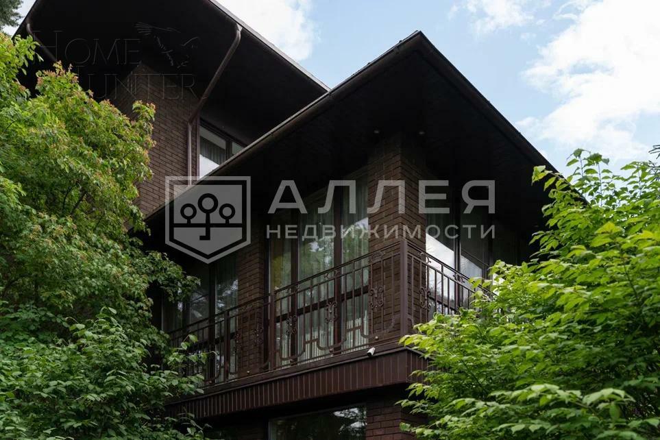 3-этажный коттедж 1 000 м² с отделкой