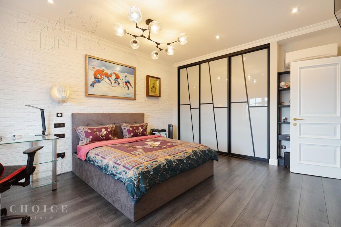 3-этажный коттедж 550 м² с отделкой