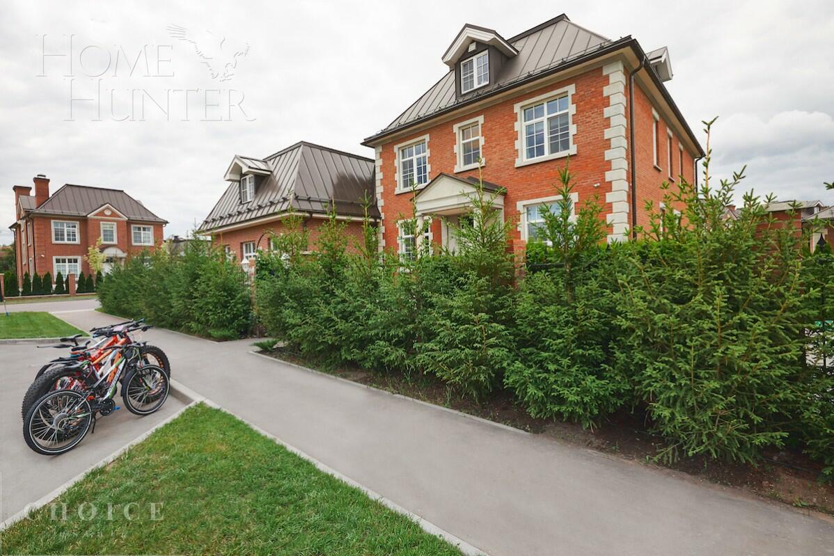 3-этажный коттедж 550 м² с отделкой