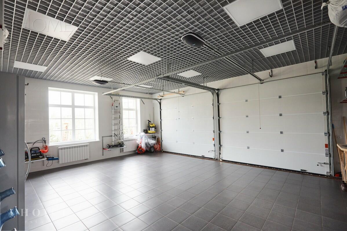 3-этажный коттедж 550 м² с отделкой