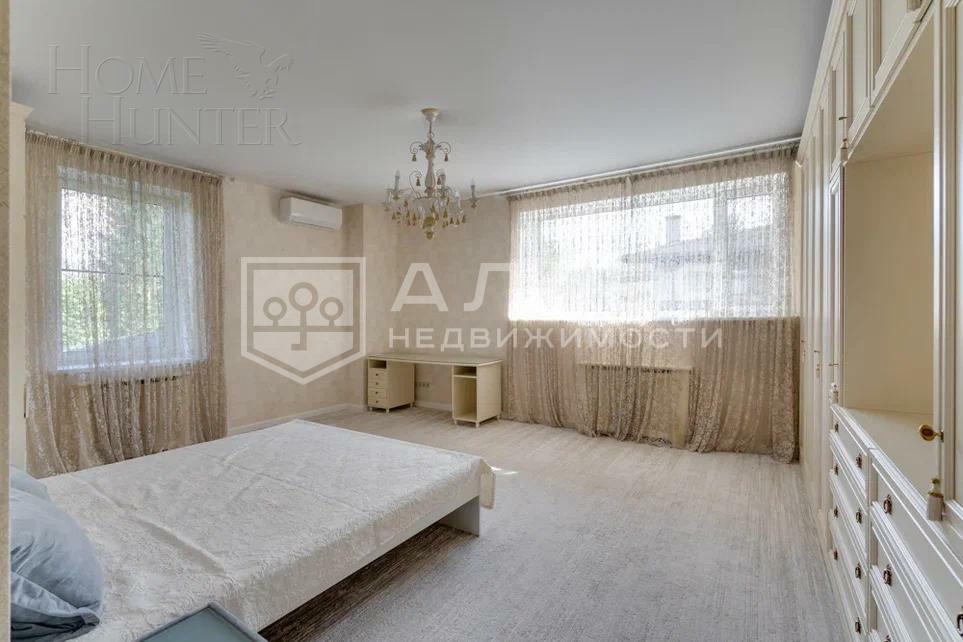 3-этажный коттедж 1 000 м² с отделкой