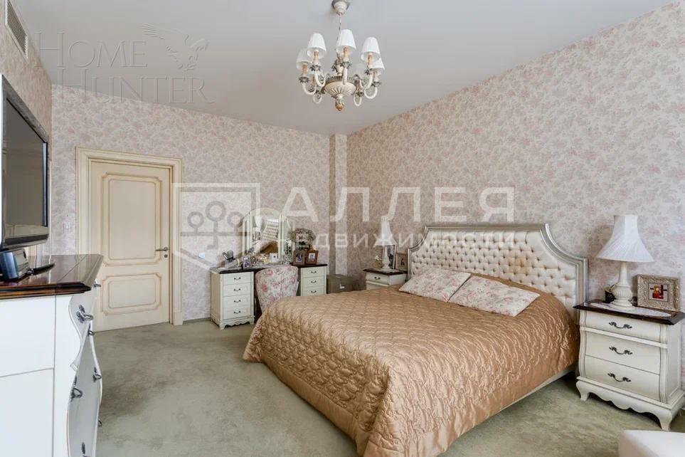 3-этажный коттедж 1 000 м² с отделкой