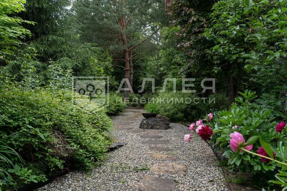 3-этажный коттедж 1 000 м² с отделкой