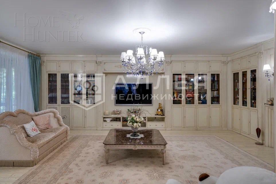 3-этажный коттедж 1 000 м² с отделкой