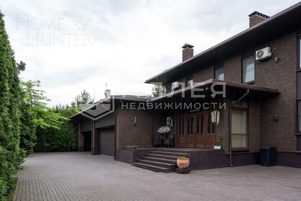 3-этажный коттедж 1 000 м² с отделкой