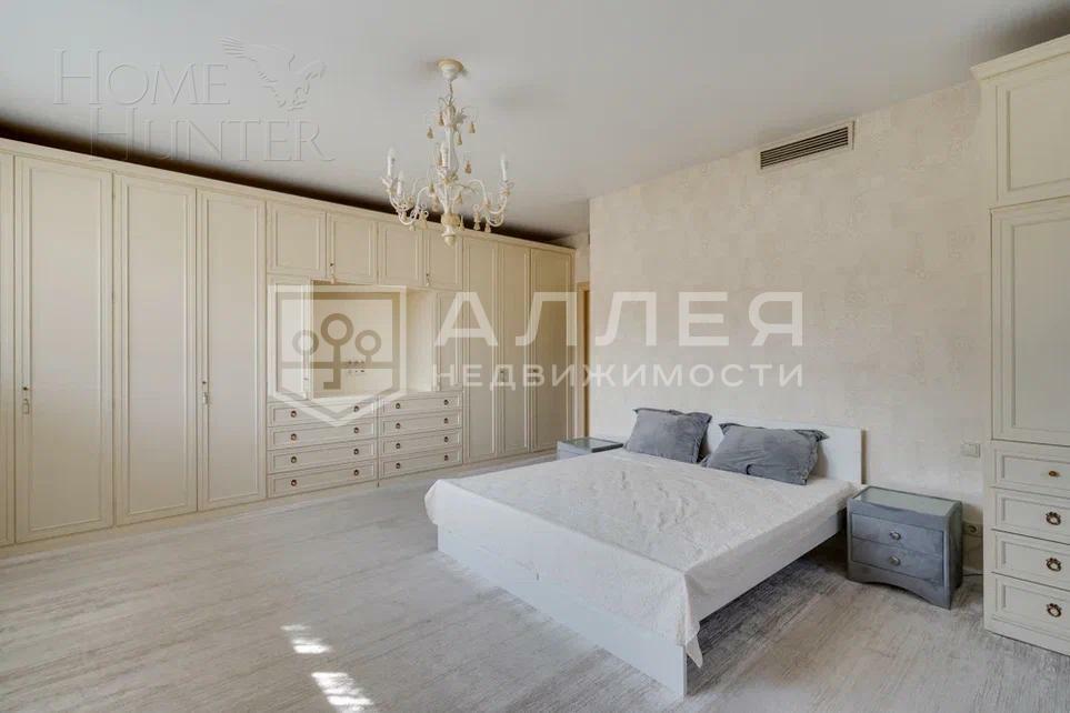 3-этажный коттедж 1 000 м² с отделкой