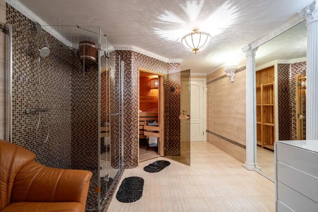 2-этажный таунхаус 380 м² с отделкой