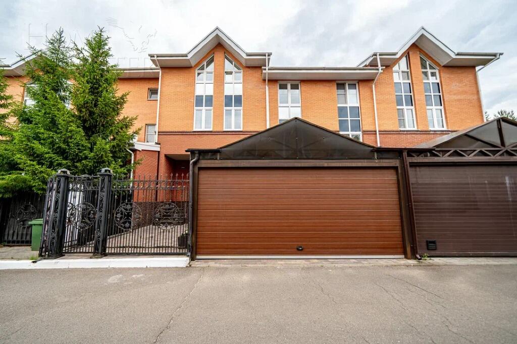 2-этажный таунхаус 380 м² с отделкой