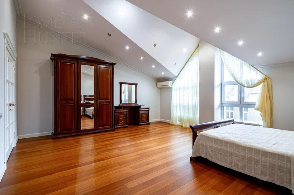 2-этажный таунхаус 380 м² с отделкой