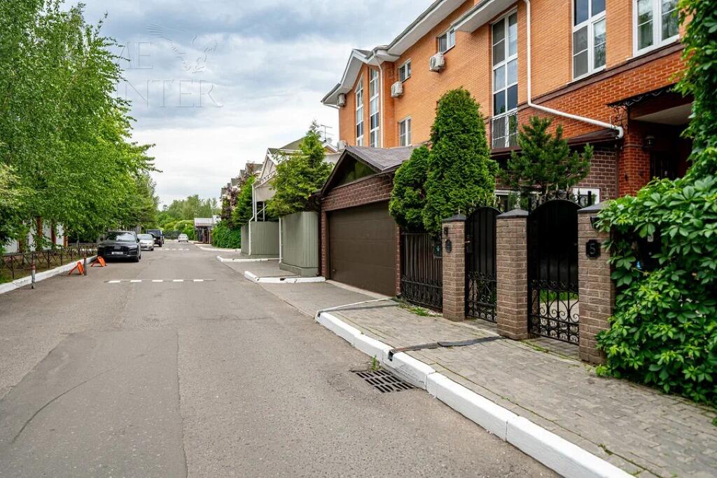 2-этажный таунхаус 380 м² с отделкой