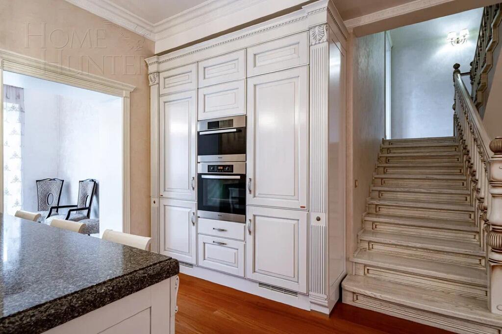 2-этажный таунхаус 380 м² с отделкой