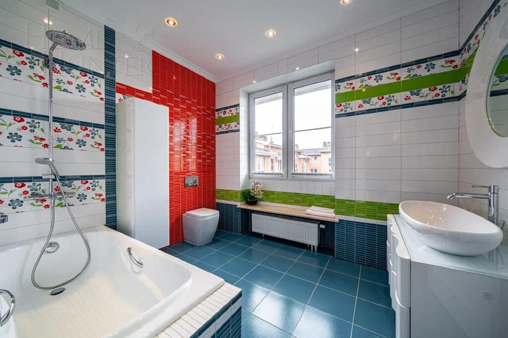 2-этажный таунхаус 380 м² с отделкой