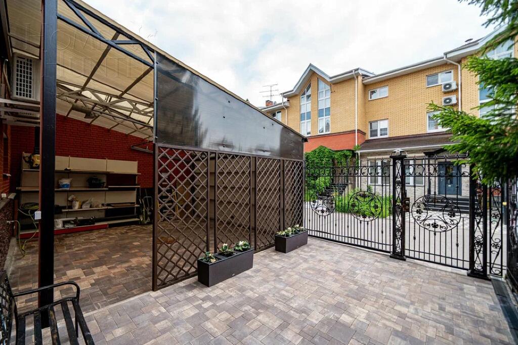 2-этажный таунхаус 380 м² с отделкой