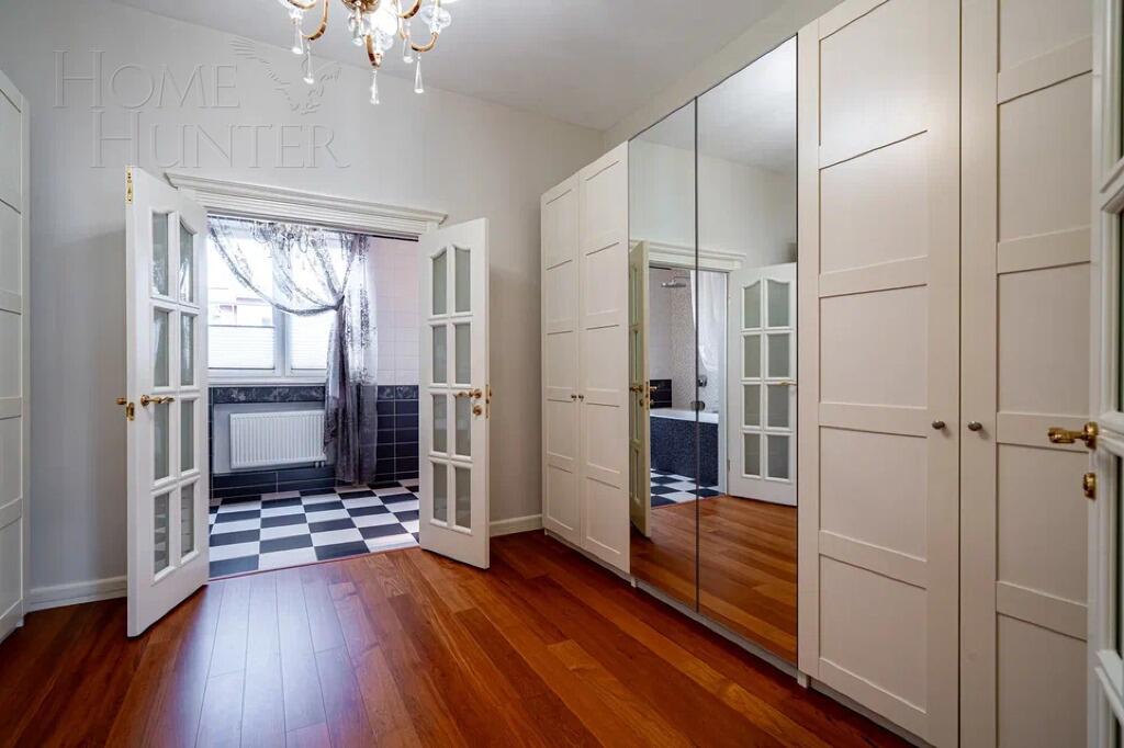 2-этажный таунхаус 380 м² с отделкой