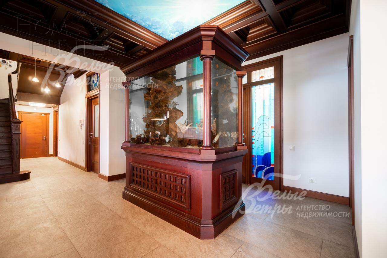 3-этажный коттедж 720 м² с отделкой