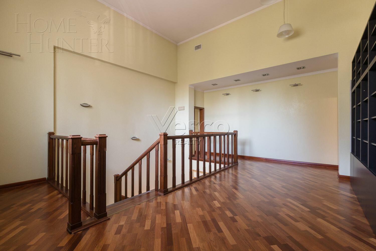 2-этажный коттедж 640 м² с отделкой