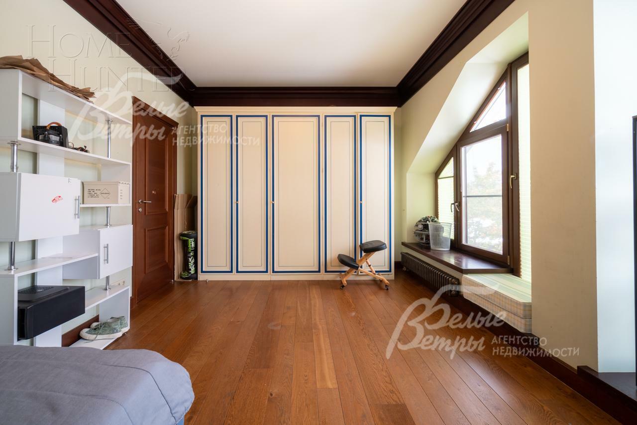 3-этажный коттедж 720 м² с отделкой