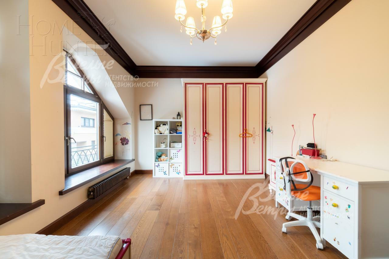 3-этажный коттедж 720 м² с отделкой