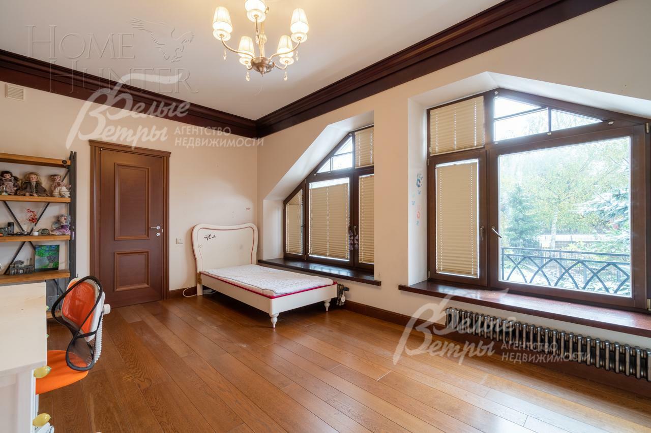 3-этажный коттедж 720 м² с отделкой