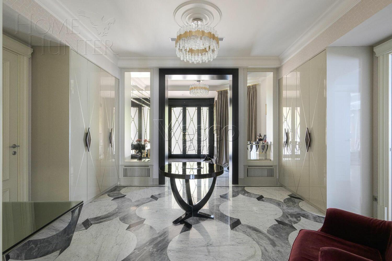 2-этажный коттедж 1 500 м² с отделкой