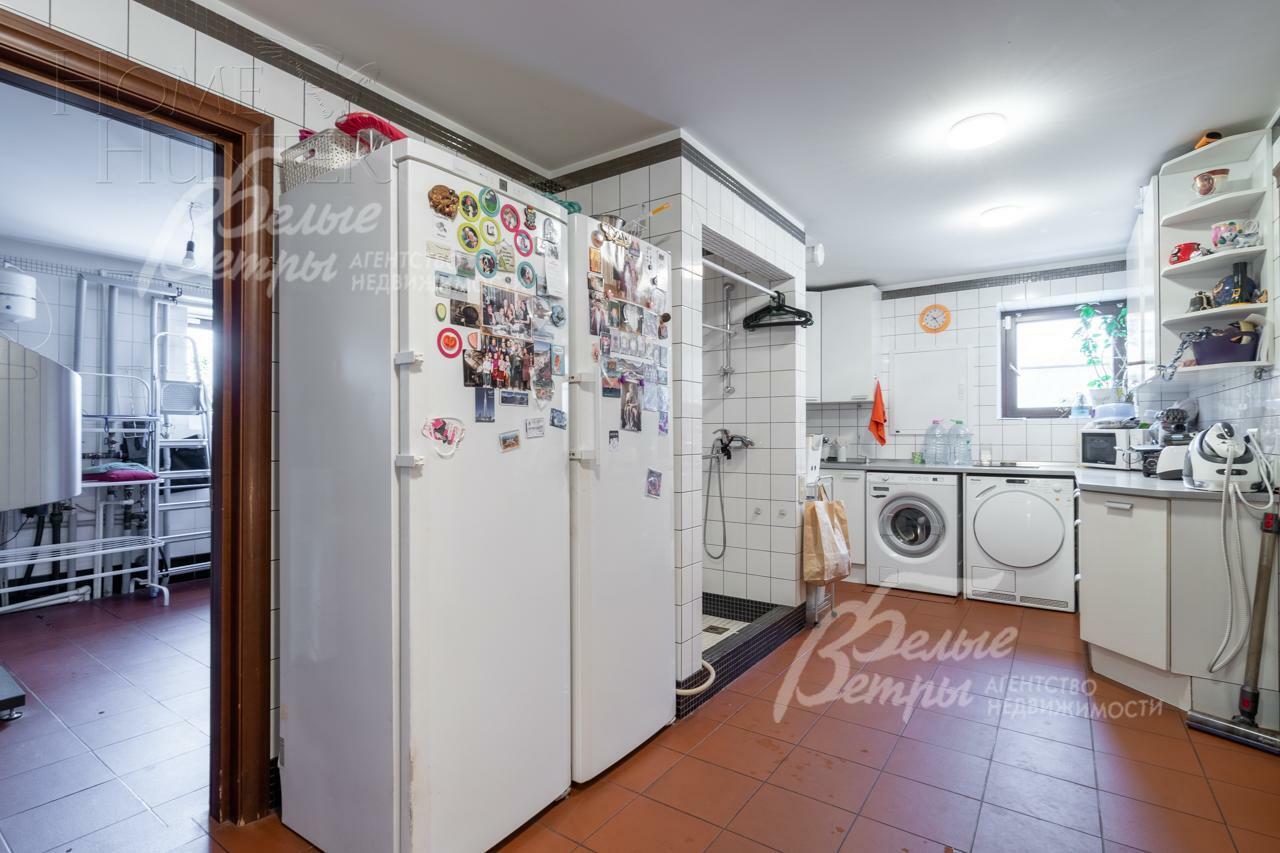 3-этажный коттедж 720 м² с отделкой