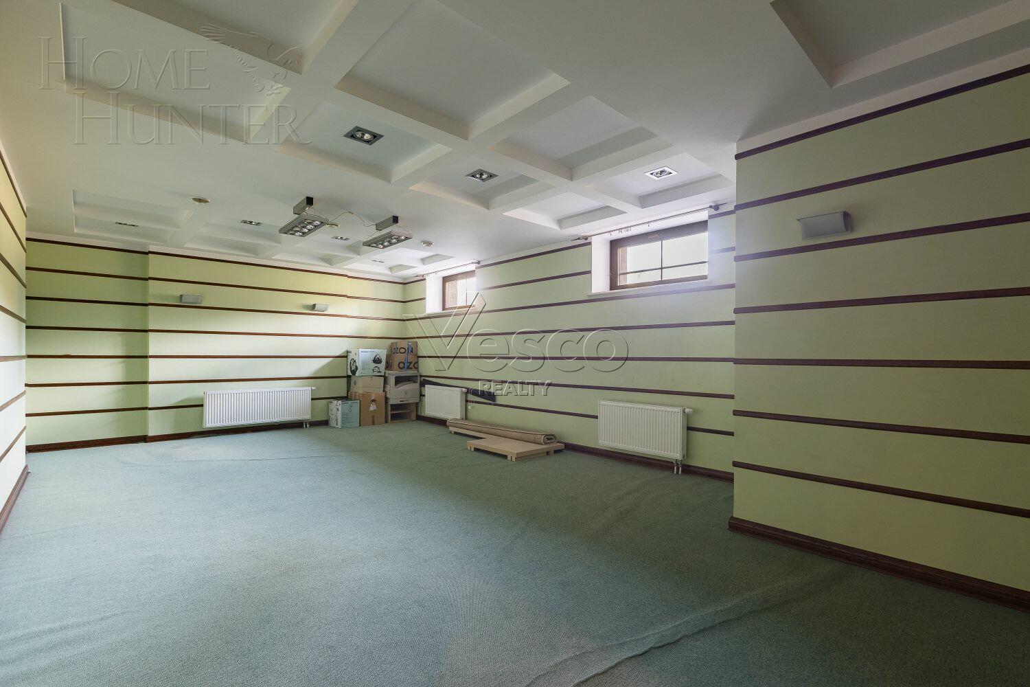 2-этажный коттедж 640 м² с отделкой