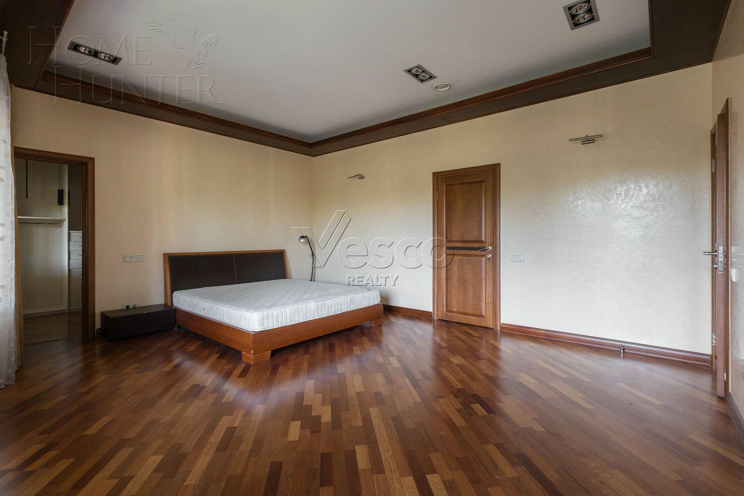 2-этажный коттедж 640 м² с отделкой