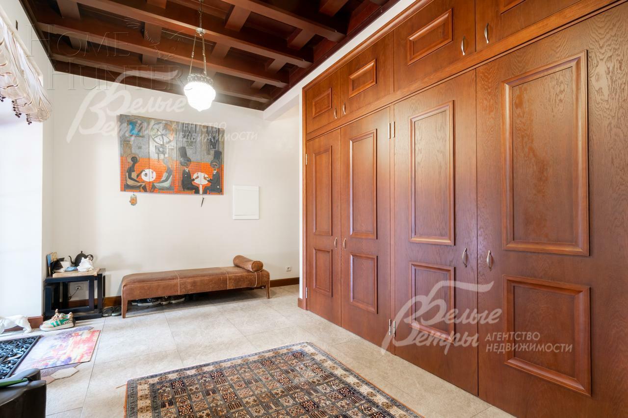 3-этажный коттедж 720 м² с отделкой