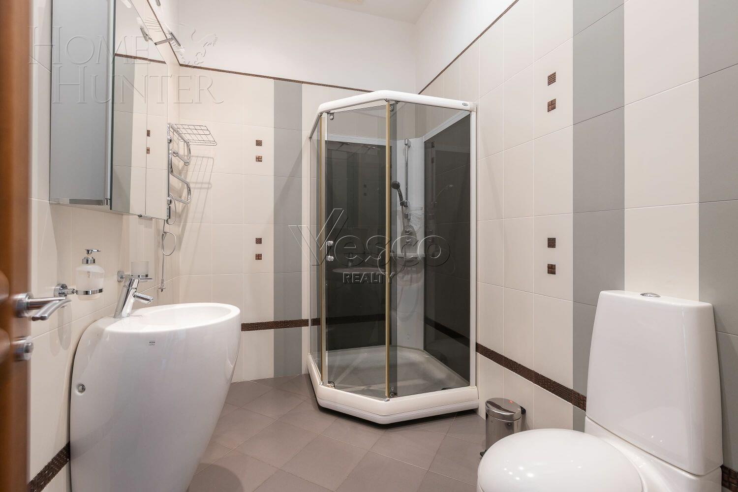 2-этажный коттедж 640 м² с отделкой