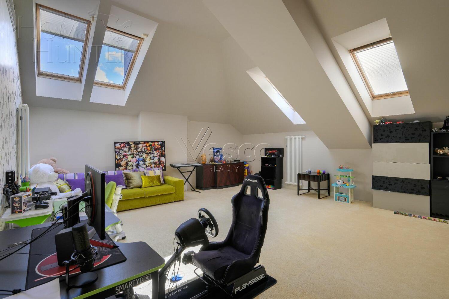 2-этажный коттедж 1 500 м² с отделкой