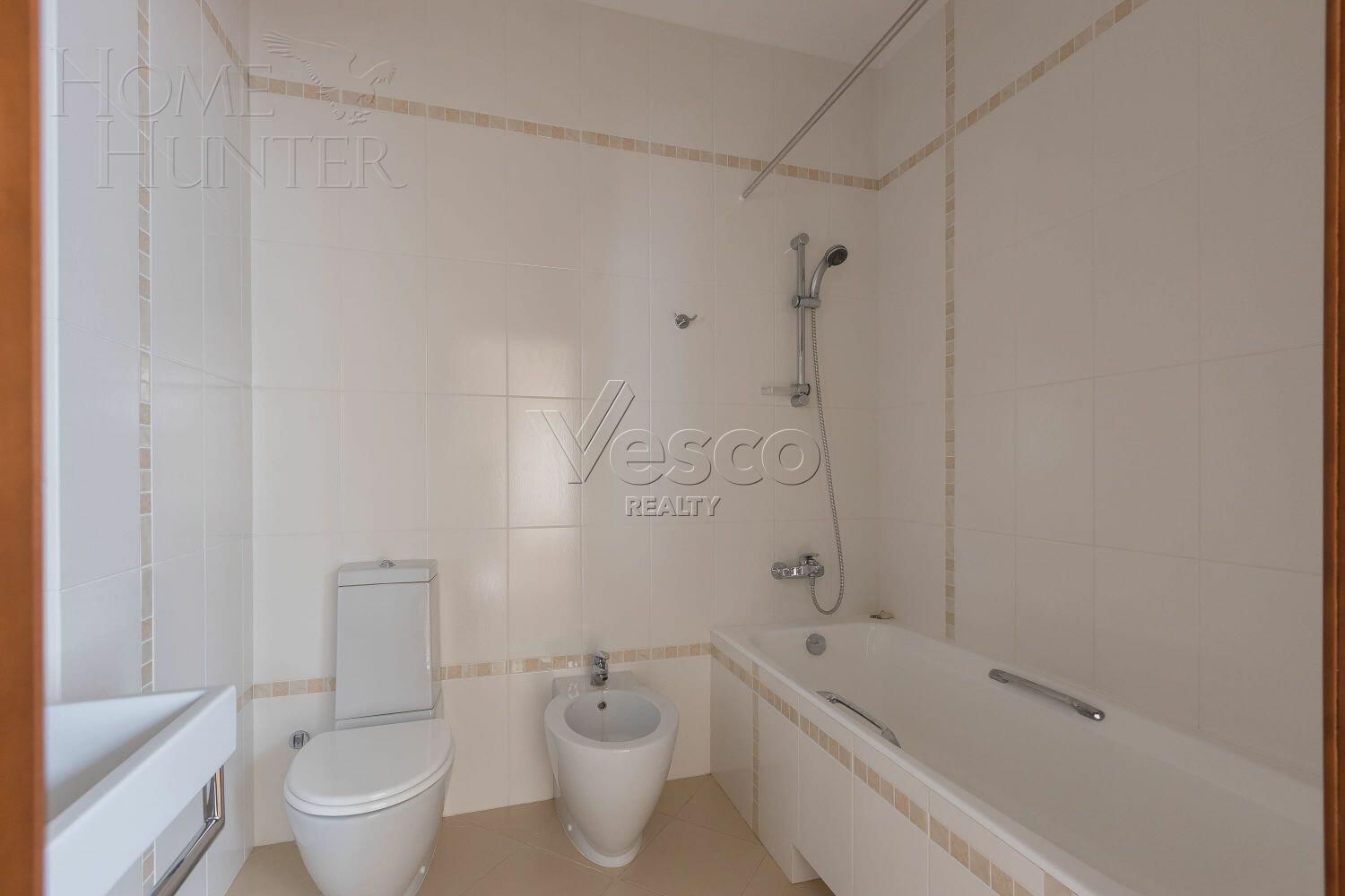 2-этажный коттедж 640 м² с отделкой