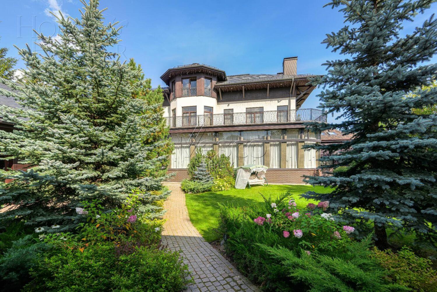 2-этажный коттедж 1 500 м² с отделкой